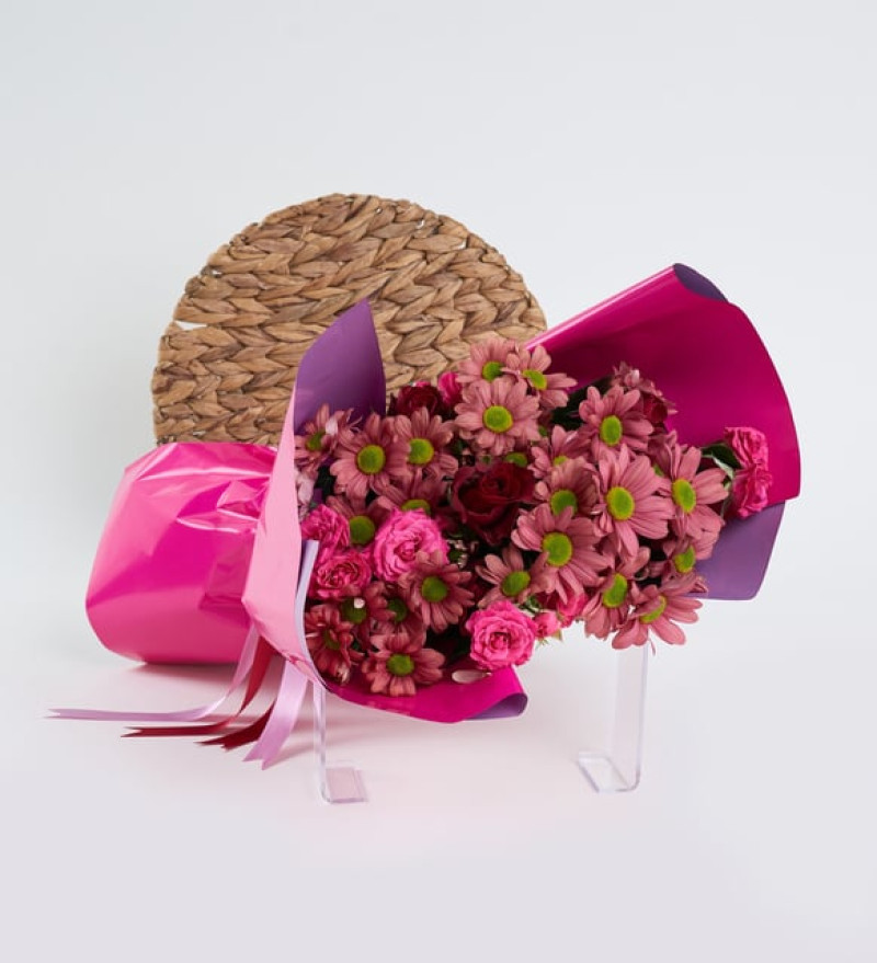 Lila Bukette Bartolli, Pembe Çardak ve Kırmızı Gül