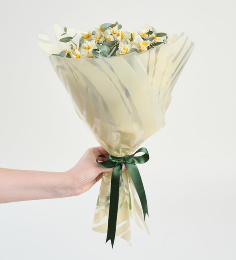 Krem Bukette Nergis Çiçekleri