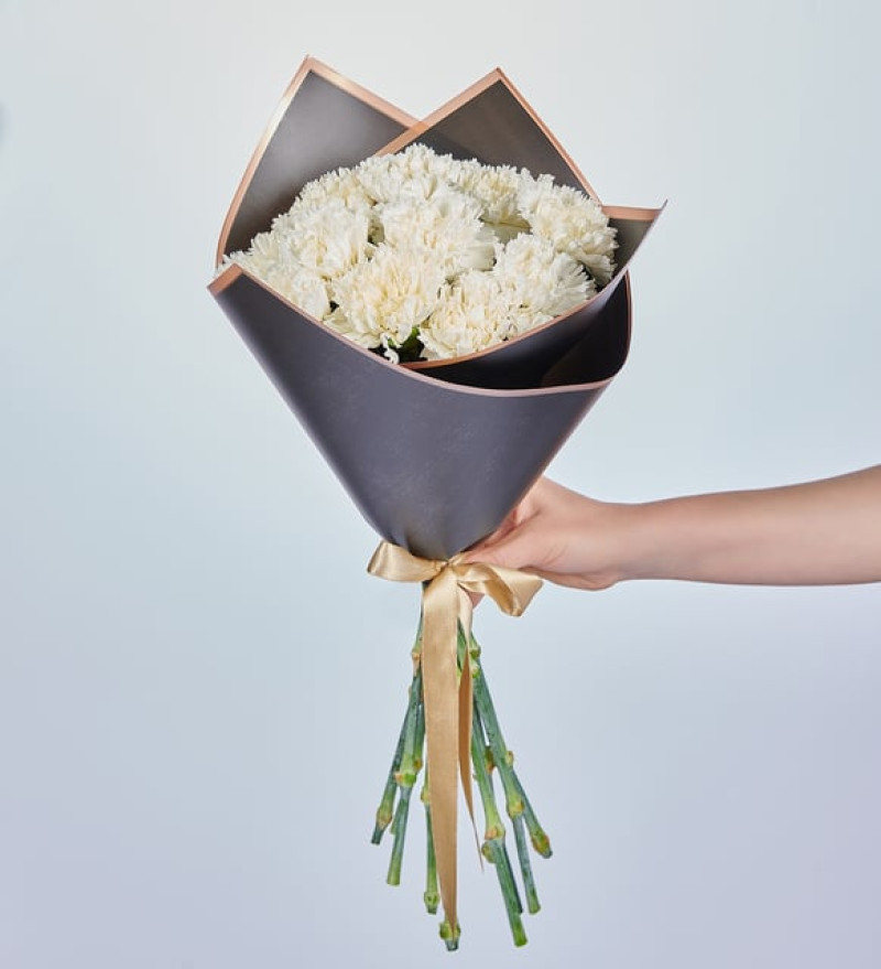 Beyaz Karanfil Çiçek Buketi